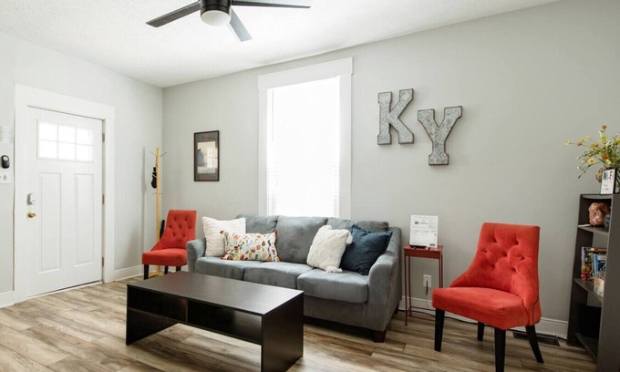 Schnitzelburg House | City Sunsets in the Heart of Germantown