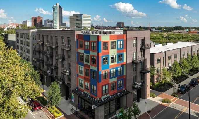 Scioto Mile Apartment | City View 1BR| Walk-In Shower | Elevator | Parking