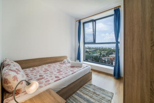 Studentski Grad Apartment | City View Apartment + Parking