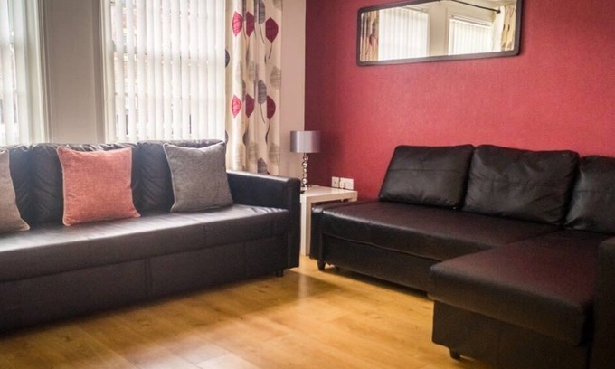 Chester House | City Walls Gathering/5 Bed/Sleeps 12/City Centre