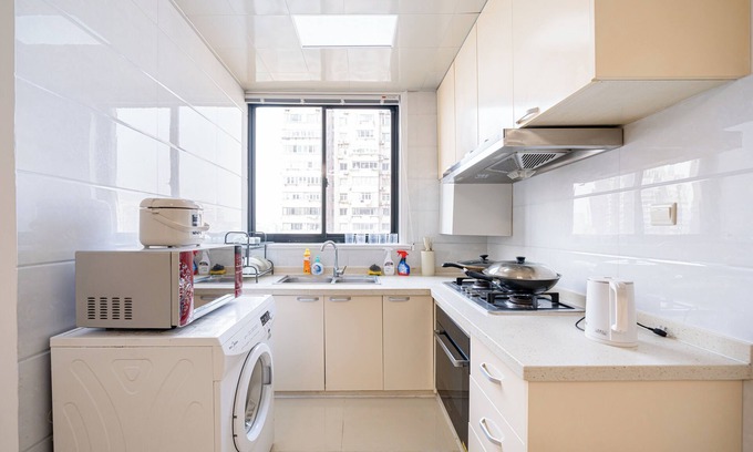 Downtown Shanghai Apartment | CityHome-4BRs 2Baths People's Square