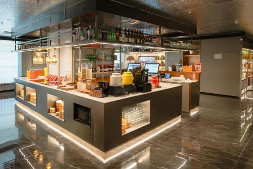 Liwan Hotel | CityNote Hotel Guangzhou Yongqingfang Ximenkou Subway Station
