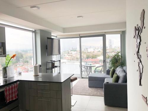 Rohrmoser Apartment | CityScape Properties 2br AC 754 ft2 Amenities 24 hours Concierge