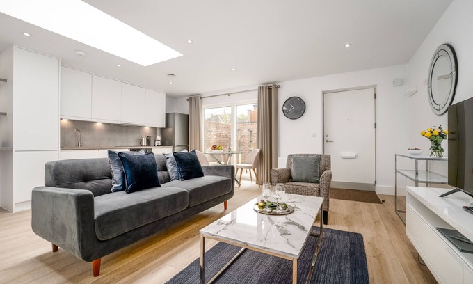 Cherry Hinton Apartment | Citystay - Finch House