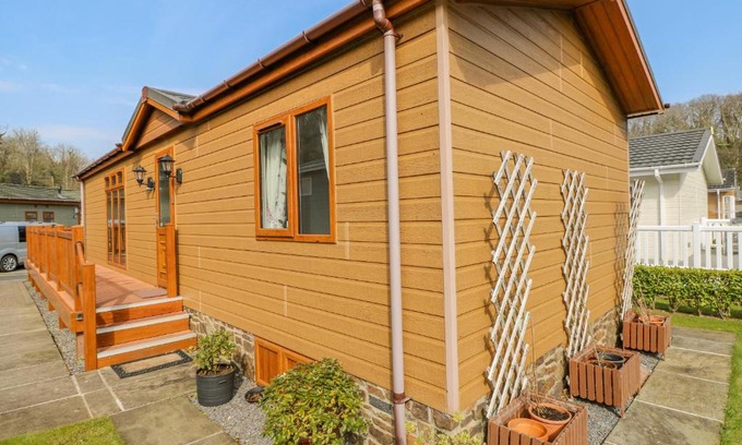 Amroth House | Cladebrine