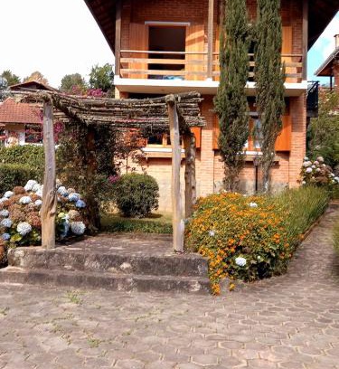 Monte Verde Villa | Claire Cottage