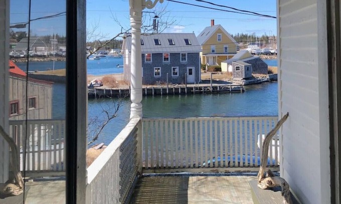 Vinalhaven House | Clam Shell Cottage on the Harbor
