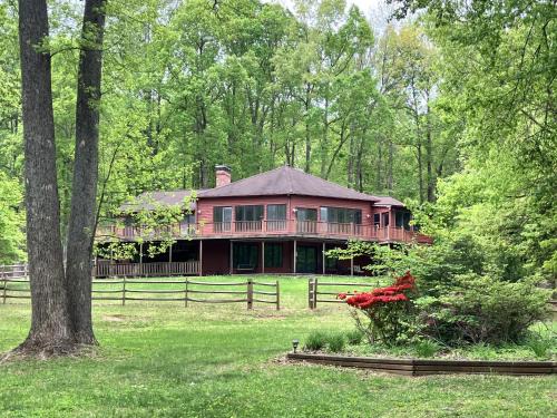 Bumpass House | Clandestine Retreat