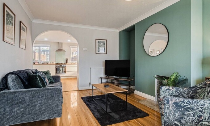 Clapham House | Clapham House by Our Home Short Stays