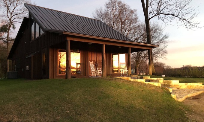 Nacogdoches House | CLARA'S CABIN. a place to unwind, reflect, draw, write, or enjoy your people.