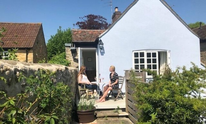 Sherborne Bed & Breakfast | Clare Cottage