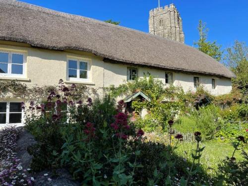 Georgeham House | Clare Cottage in heart of Devon village near beach