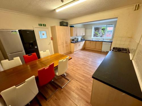 Bedford House | Clare House - sleeps 14