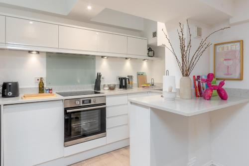 Leamington Spa Apartment | Clarendon Place - Stunning 1BD in Leamington Spa!