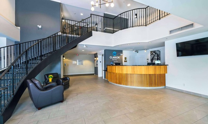 Lower Sumas Mountain Hotel | Clarion Hotel & Conference Centre Abbotsford