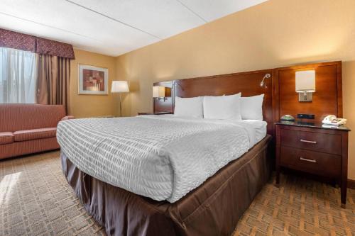 Dunkirk Hotel | Clarion Hotel Conference Center on Lake Erie
