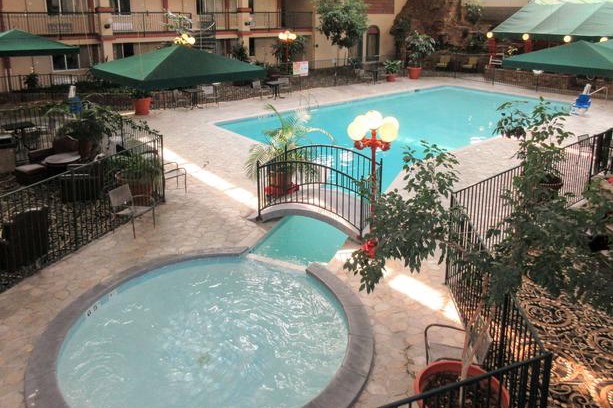 Fort Collins Hotel | Clarion Inn Fort Collins