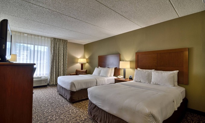 Cortland Hotel | Clarion Inn & Suites Cortland - University Area