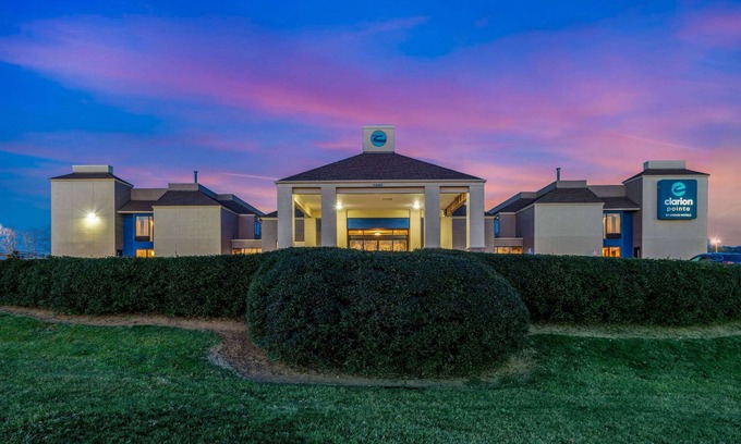 Harrisonburg Hotel | Clarion Pointe Harrisonburg