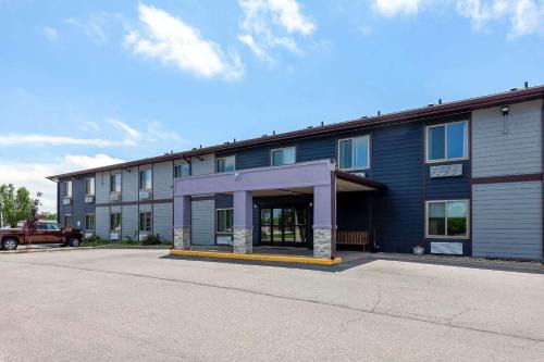 Tomah Hotel | Clarion Pointe Tomah