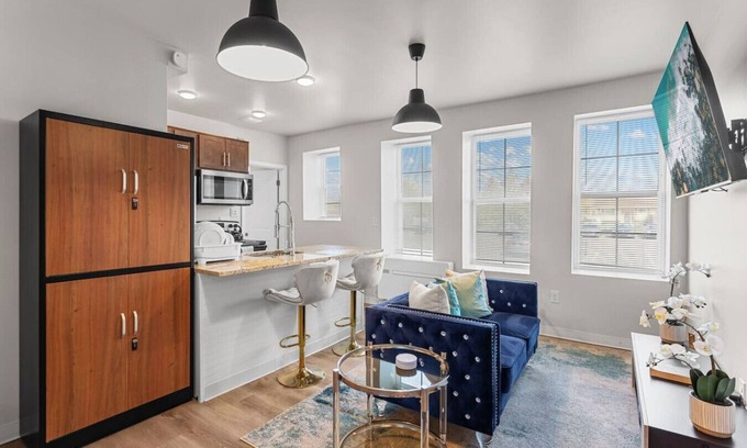 New Center Detroit Apartment | Classic 2BR Detroit's Sugar Hill