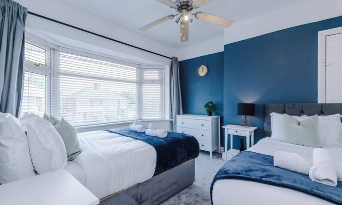Wirral House | Classic 4Bedroom House in Wirral| Sleeps 9