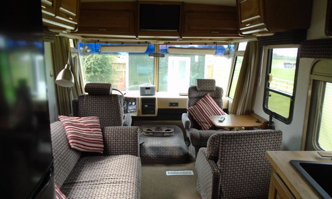 Ferrensby House | classic 80,s american winnebago camper with hot tub