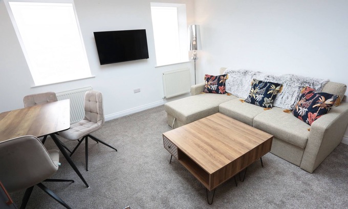 Kirkheaton Apartment | Classic Apartment at Hotl Aparts at Deal House