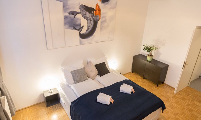 Favoriten House | Classic apartment with everything nearby