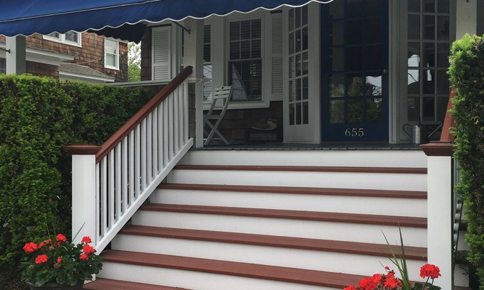 Avon House | CLASSIC BAYHEADER! Steps to Beach. 4 Bdrms. Sleeps 8.