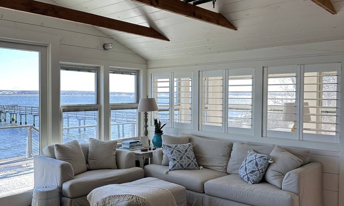 Portsmouth Cottage | Classic Beachfront Cottage, Newport County, RI