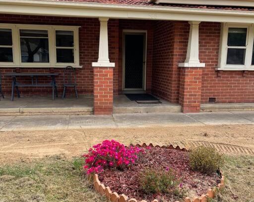South Albury House | Classic Beauty