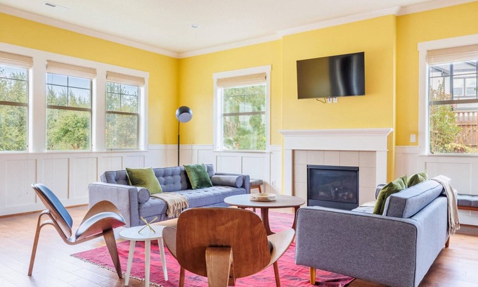 North Bethany House | Classic Bethany 5BR, by Blueground