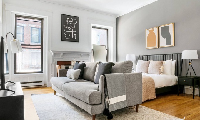 Back Bay Apartment | Classic Boston Studio on Newbury w/A+ shopping and dining by Blueground