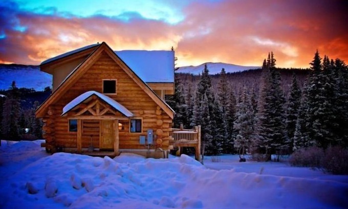 Quandary Village House | Classic Breckenridge Cabin with Modern Amenities and Million $ Views