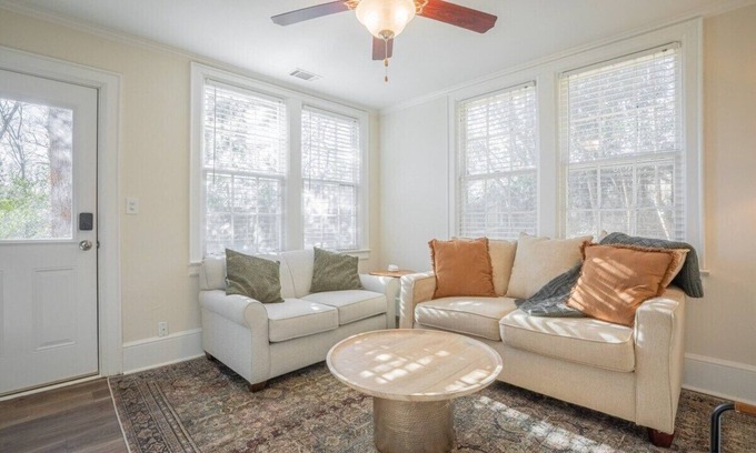 Athens Apartment | Classic City Apartment w/Firepit