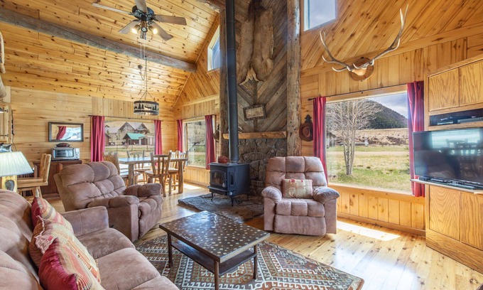 Creede House | Classic Colorado Cabin - ATV's Welcome - Grill/Deck/Mountain Views