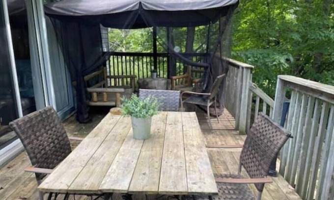 Frontenac Cottage | Classic Cottage Charm - relaxing & private. #1