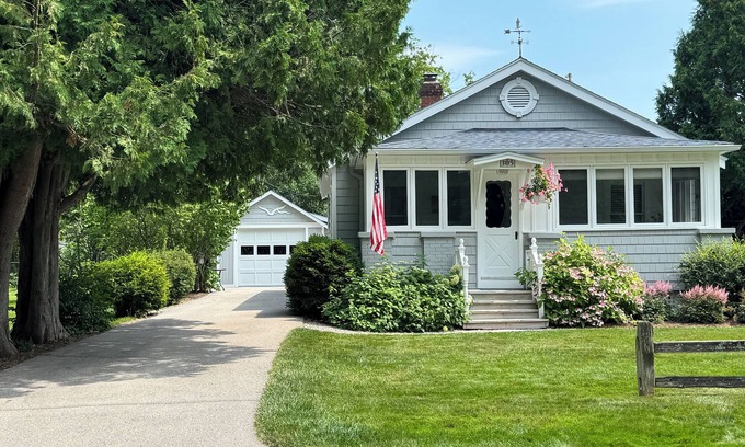 Leland House | Classic Cottage in the Heart of Leland