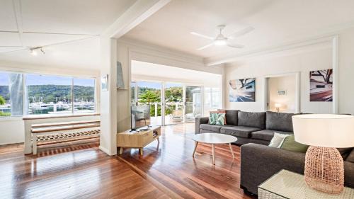 Hardys Bay House | 'Classic Cottage on the Bay' by Accom Holidays