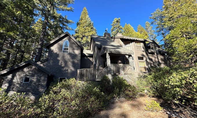 Shaver Lake Cabin | Classic Cozy Shaver Lake Cabin