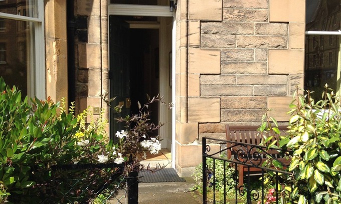 Marchmont House | Classic Edinburgh: Marchmont Maindoor