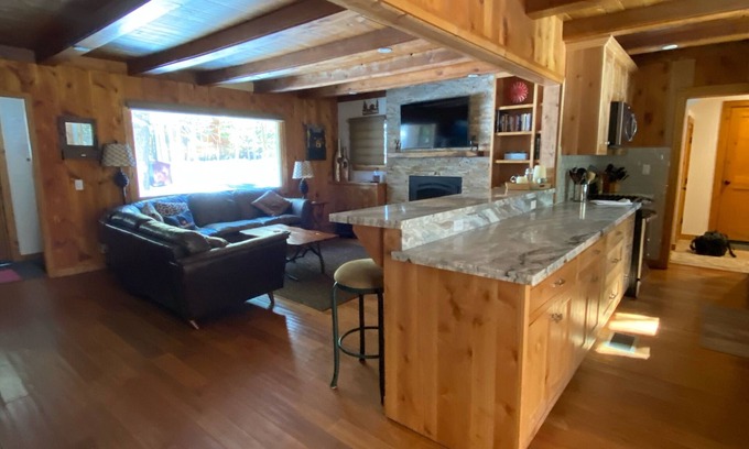 Chamberlands Cabin | Classic Family Tahoe Cabin - West Shore Bliss!