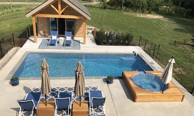 Water Mill House | Classic Farm House in the heart of Water Mill, 2.7mi To Beach