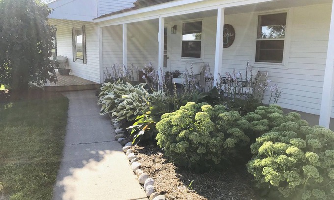 Williamsburg House | Classic Farmhouse with modern amenities near Elk Rapids and Traverse City