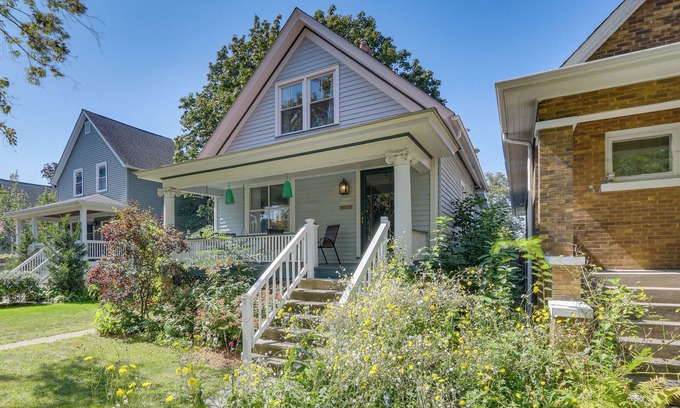 Forest Park House | Classic Forest Park Foursquare < 1 Mi to Blue Line