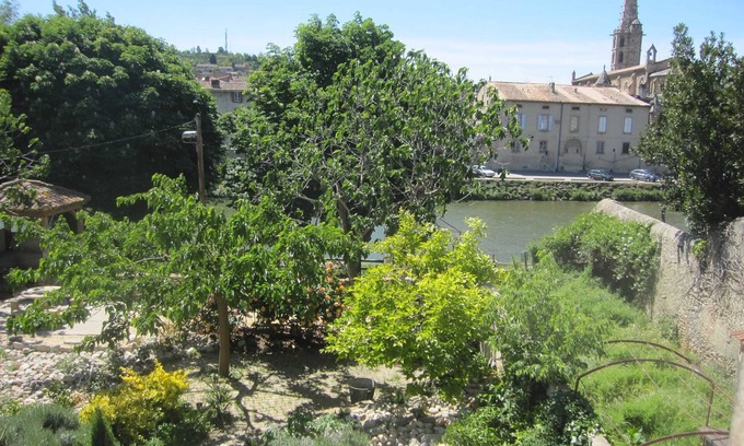 Limoux Apartment | Classic France: AC bedrooms, central, garden, BBQ.