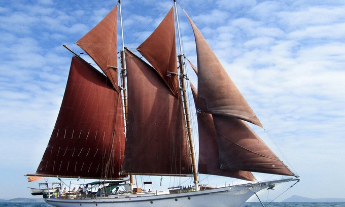 Kawthaung Boat Rental | Classic gaff schooner