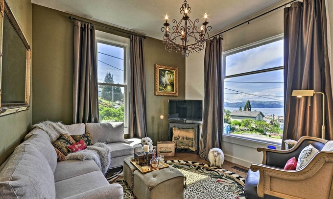 Astoria House | Classic Hillside Astoria Home w/Gorge Views!