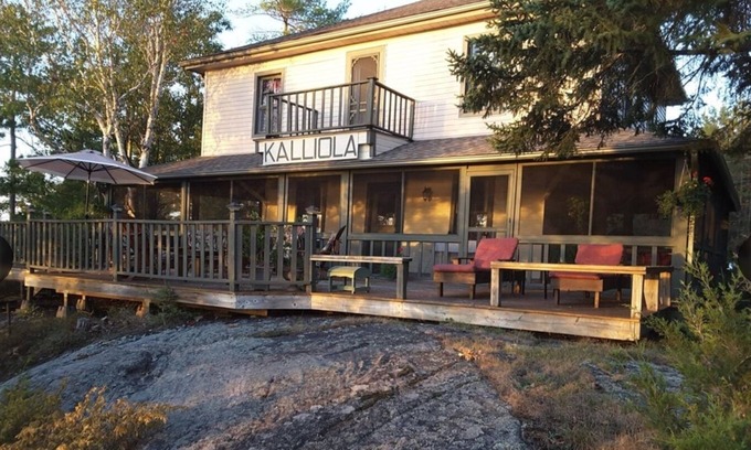 Douro-Dummer Cottage | Classic Kawartha Lakes Cottage Experience - Stoney Lake
